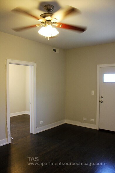 Building Photo - 3919 N Janssen Ave