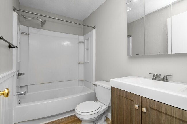 Building Photo - 3 Periwinkle Ln