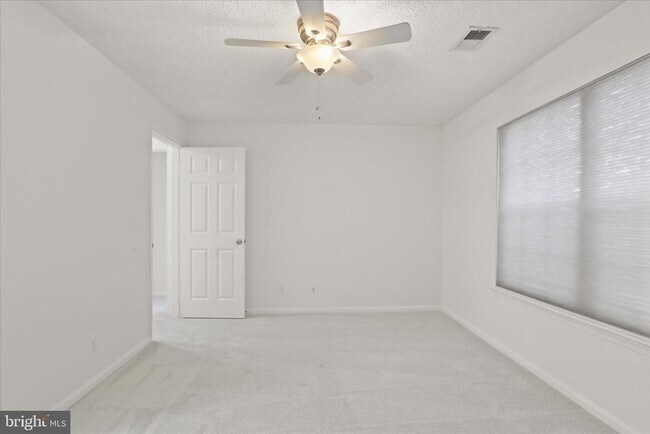 Building Photo - 12018 Golf Ridge Ct