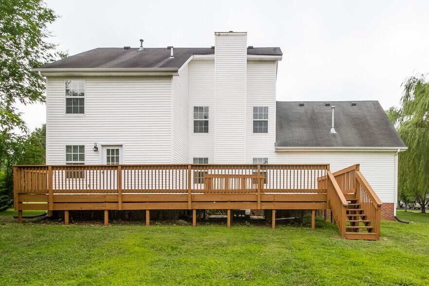 Building Photo - 111 Springfield Dr
