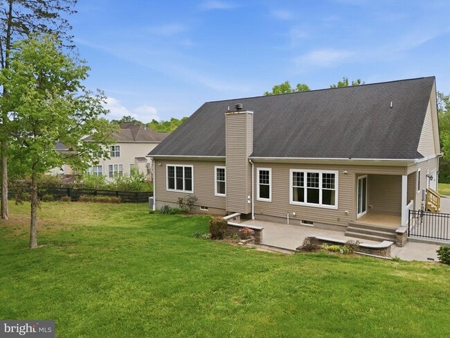 Building Photo - 42240 Hiddenwood Ln