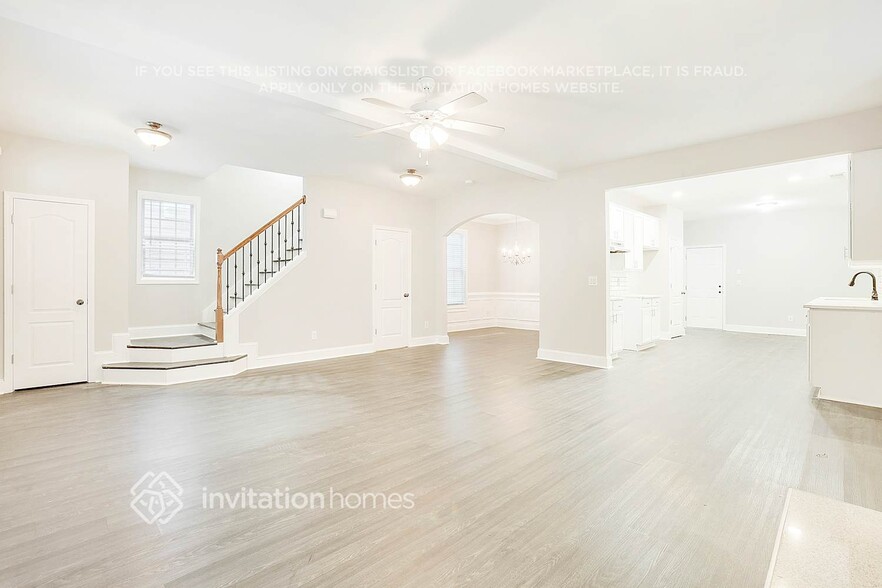 Building Photo - 1307 Sweetbriar Cir