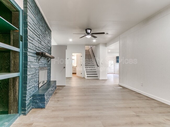 Building Photo - 1812 W Noble Ave