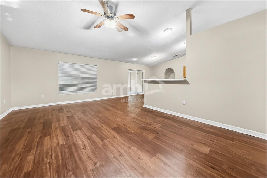 Building Photo - 97154 Yorkshire Dr
