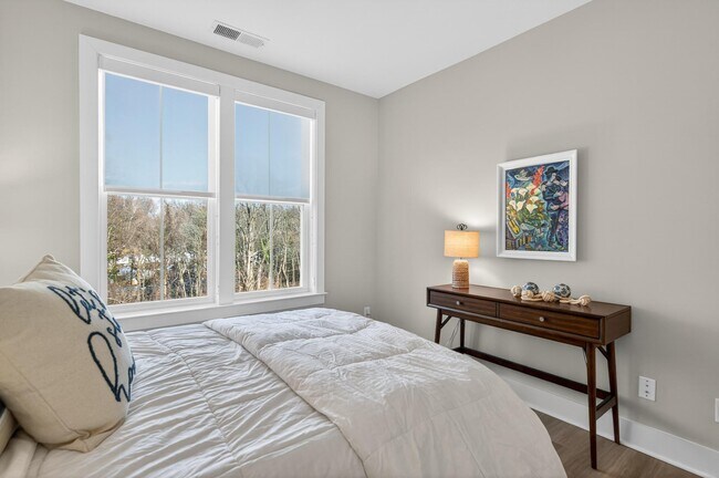 Building Photo - 76 Old Mill Bottom Rd N