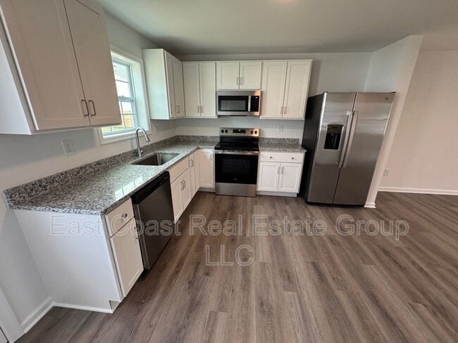 Building Photo - 15 Snowdrop Ct