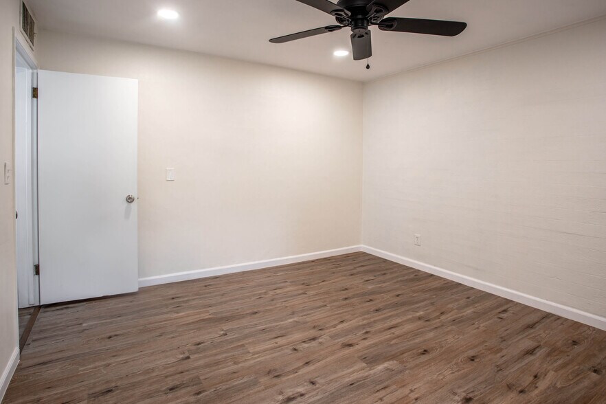 Building Photo - 310 N Hosick