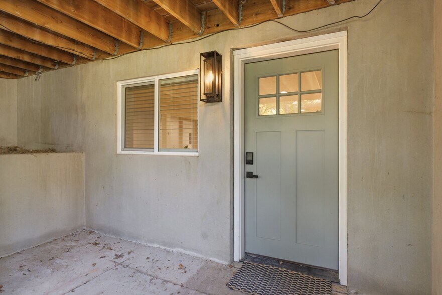 Building Photo - 2453 Brookglen Dr