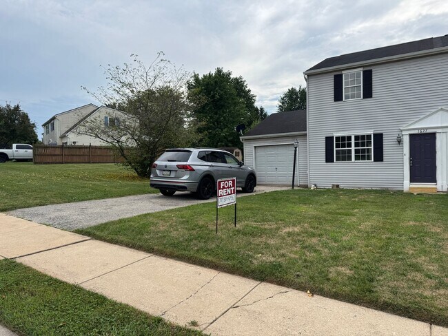 Building Photo - 1627 Blue Jay Dr