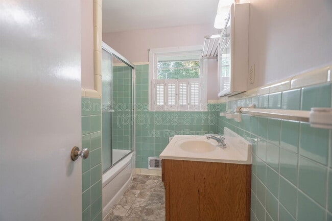Building Photo - 1248 Cliffwood Dr