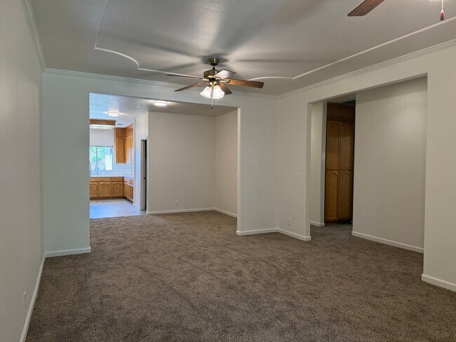 Building Photo - 1296 Woodhaven Ln