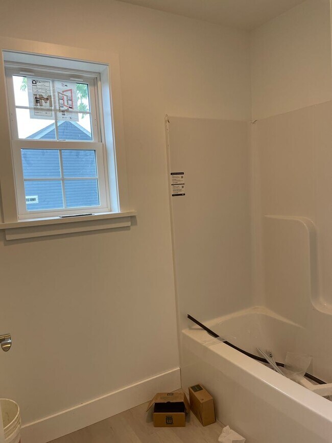Building Photo - 40 Longfellow Dr