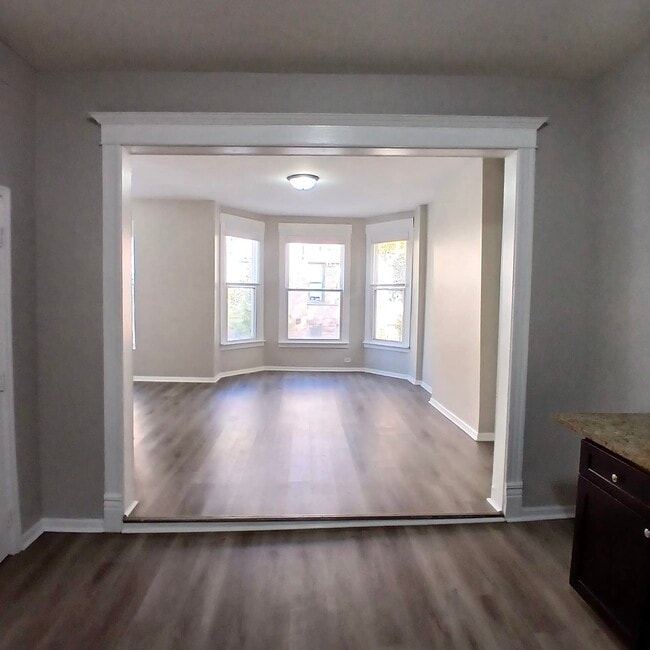 Building Photo - 2108 N Keeler Ave