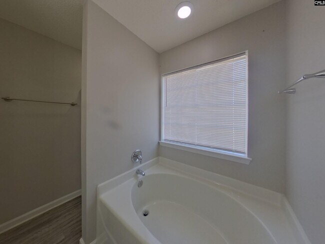 Building Photo - 112 Candar Ct