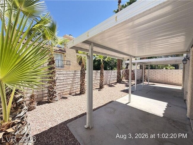 Building Photo - Beautiful Home with Private Balcony, Fireplace & Granite Kitchen