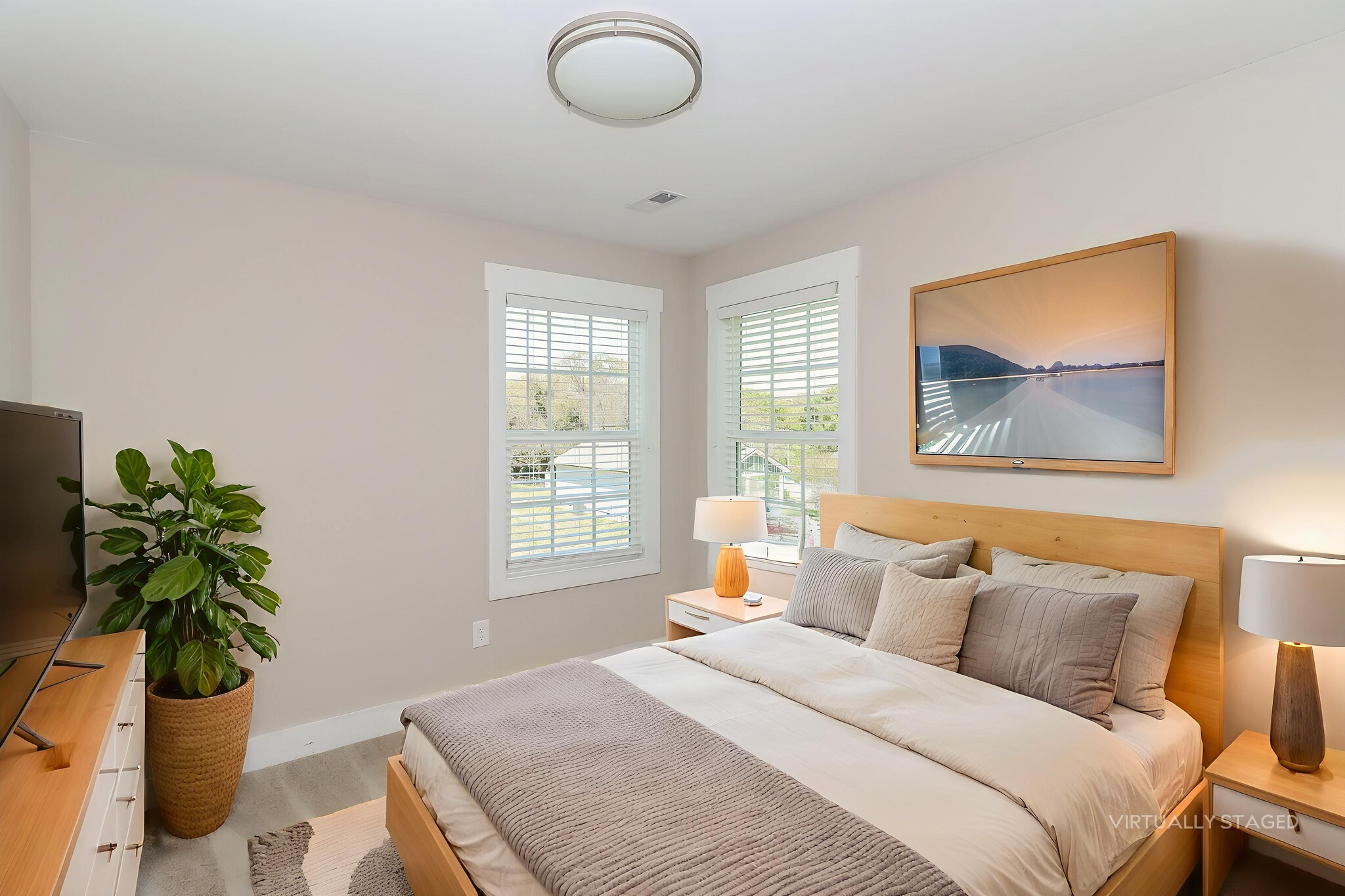 Building Photo - 1016 N Oakwood St