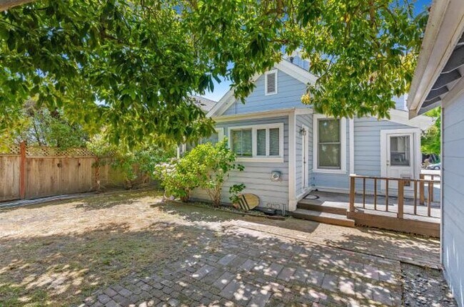 Building Photo - 514 Washington St