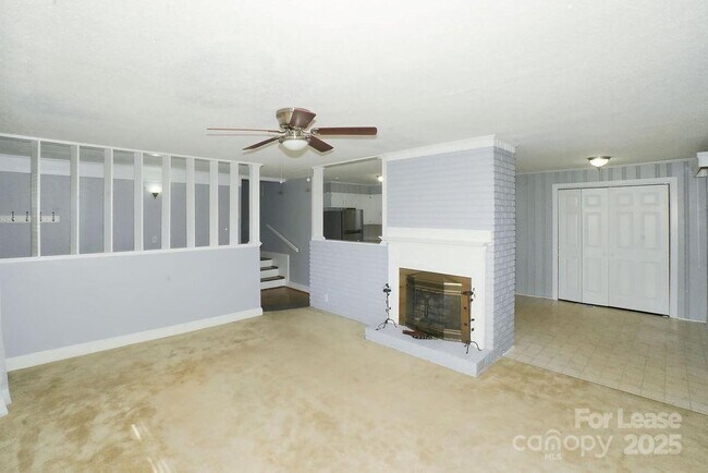 Building Photo - 1632 Kimberly Dr