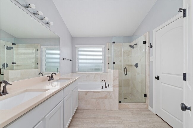 Building Photo - 20822 Whitevine Way