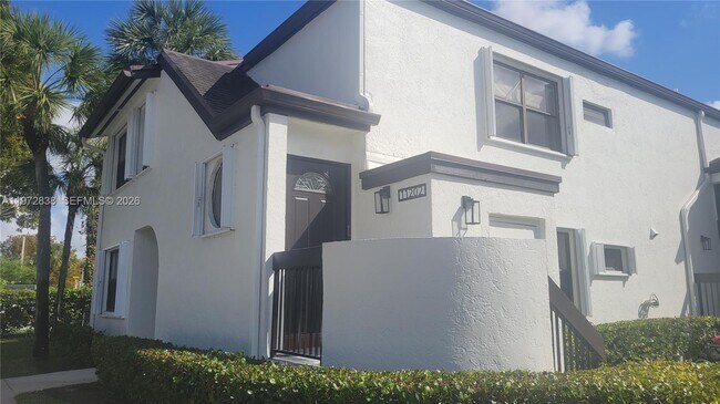 Building Photo - 11202 Taft St