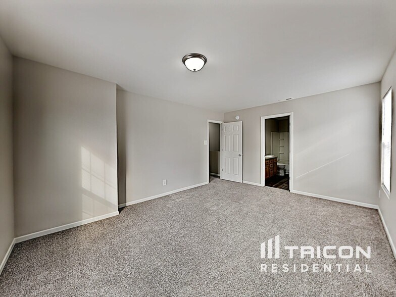 Building Photo - 10864 Grace Dr
