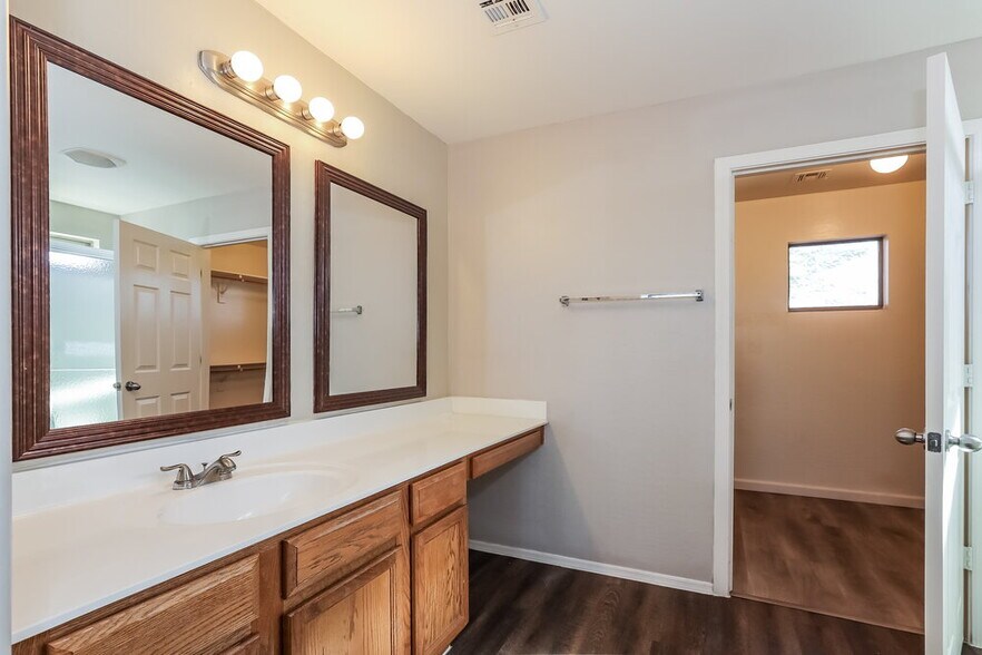 Building Photo - 2194 S 156th Ave