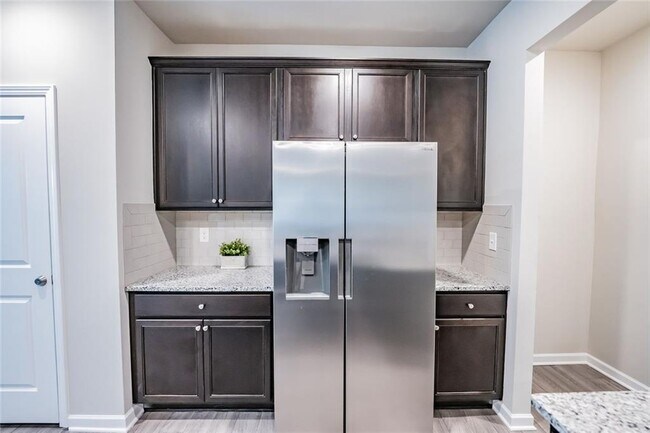 Building Photo - 454 Burgundy Terrace SE