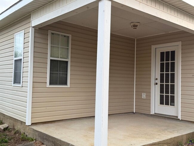 Building Photo - 510 Clover Trail