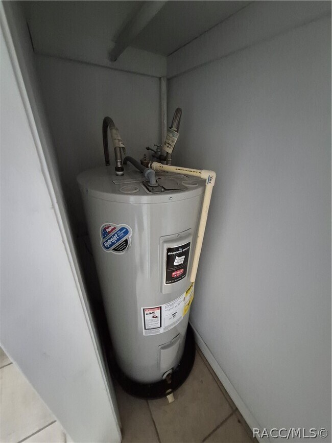 Building Photo - 11 S Barbour St