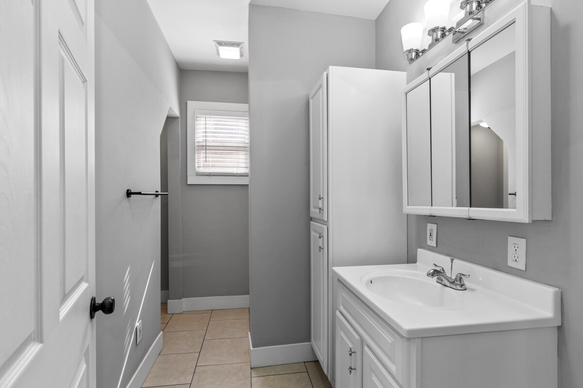 Building Photo - 624 California St NW