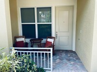 Building Photo - Fully Furnished 3 bed 2.5 Bath Townhouse, ...