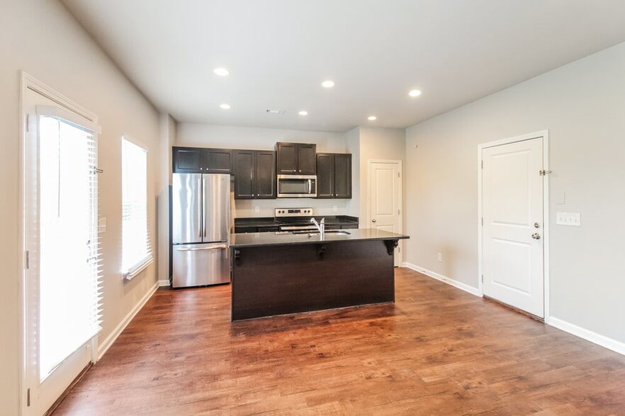 Building Photo - 203 Fern Walk