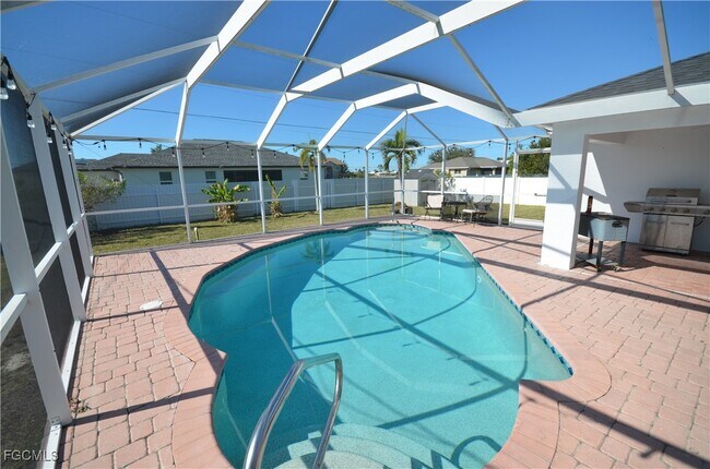 Building Photo - 1126 NW 2nd Ave