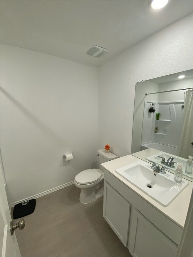 Building Photo - 252 Tugboat Annie Wy