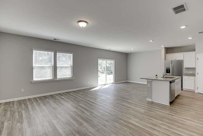 Building Photo - 160 Golden Eagle Pkwy