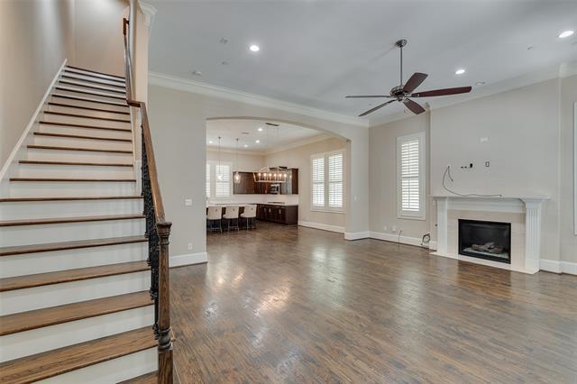 Building Photo - 2160 Helsminster Dr