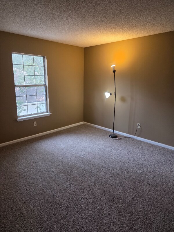 Building Photo - 9527 Glenn Abbey Way