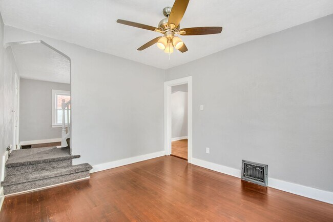 Building Photo - AVAILABLE AUGUST 1ST! DON'T MISS THIS BEAUTIFUL 2-BEDROOM HOME IN CLAIRTON!