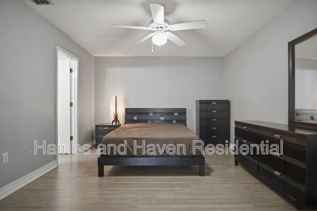 Building Photo - 157 Coventry Cir