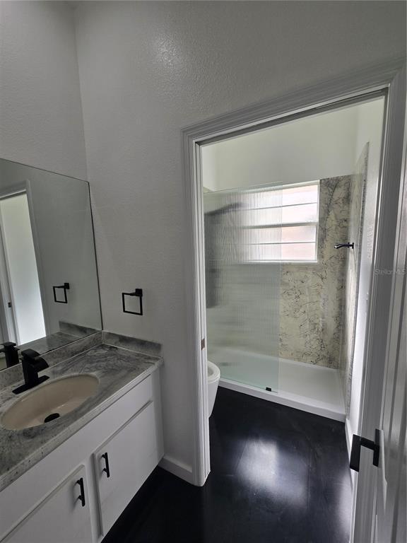 Building Photo - 8111 Santa Rosa Ct