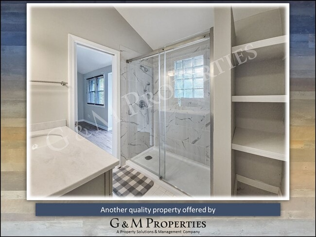 Building Photo - 2-Bd Townhome - On University Avenue!