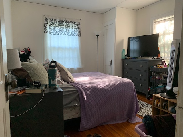 Photos of room available- furnished - 9 Union Ave NE