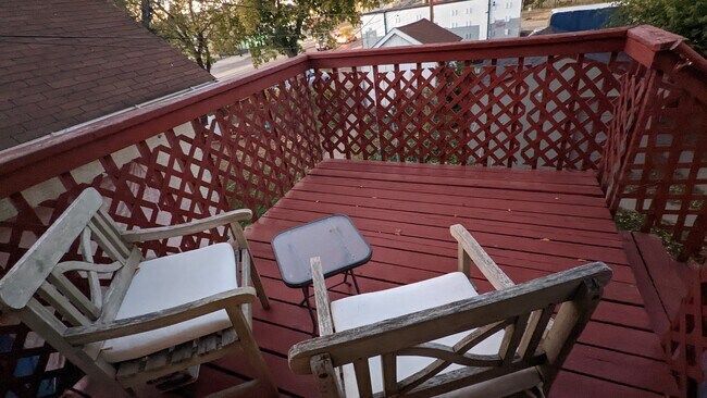 Building Photo - 609 Van Buren Ave