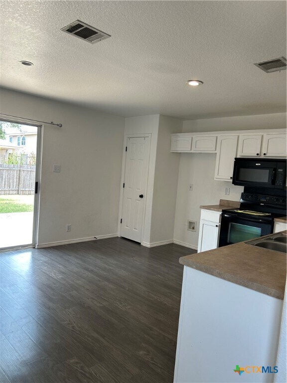Building Photo - 349 Hummingbird Dr