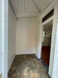 Building Photo - One Bedroom One Bath apartment in Downtown Glenwood Springs