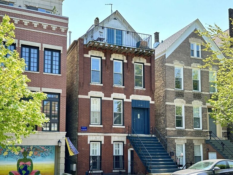 Primary Photo - 2141 W Webster Ave