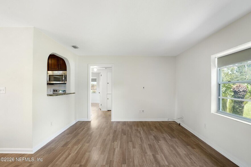 Building Photo - 5236 River Forest Dr