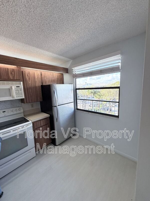 Building Photo - 3511 Village Blvd