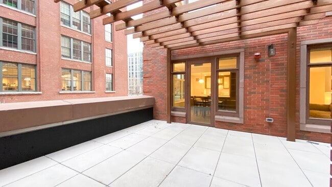 Building Photo - 100 Lovejoy Wharf