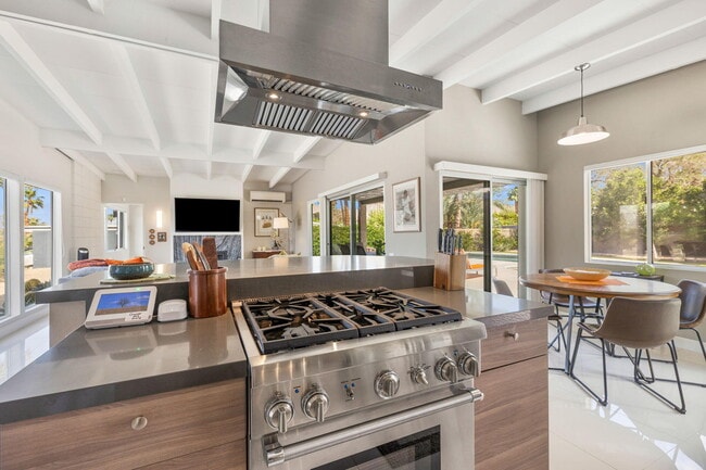 Building Photo - 73409 Little Bend Trail